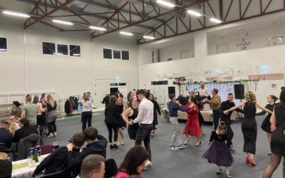 Bállal köszöntötték…